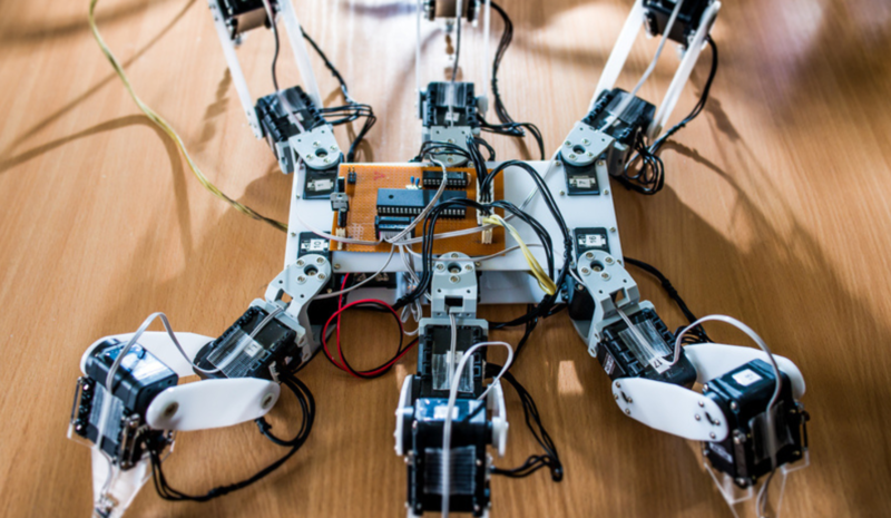 Robotika kuria darbo vietas, tačiau Lietuvoje trūksta talentų